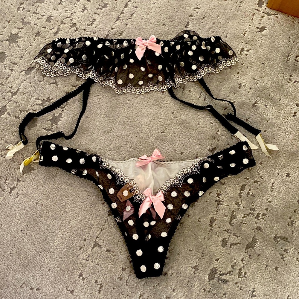 Victoria’s Secret garter and panty set NWT